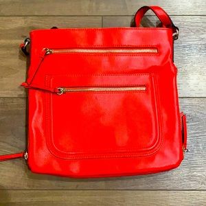 💥Red APT 9 crossbody bag💥